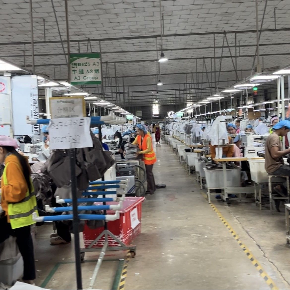 Top apparel group commends our Cambodian bag factory